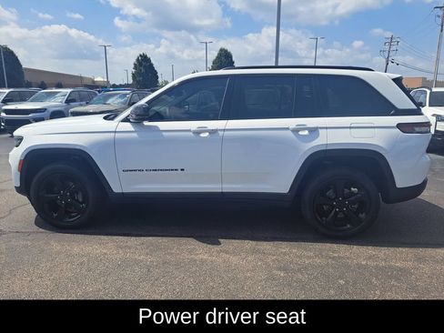 Certified 2023 Jeep Grand Cherokee Altitude AWD/4WD image 7