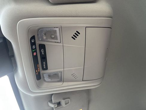 Used 2024 Chevrolet Equinox LT image 30