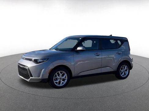 Used 2025 Kia Soul LX w/ LX Technology Package image 8