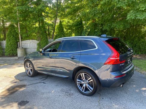 Used 2019 Volvo XC60 T6 Momentum w/ Premium Package AWD/4WD image 3