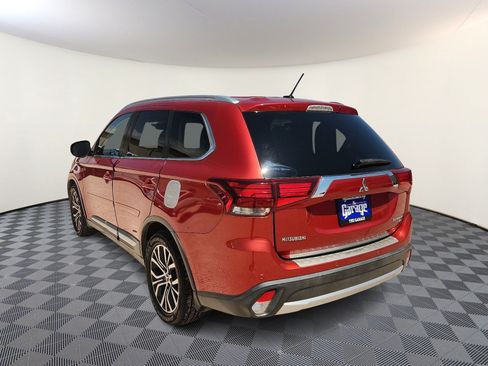 Used 2016 Mitsubishi Outlander GT AWD/4WD image 3