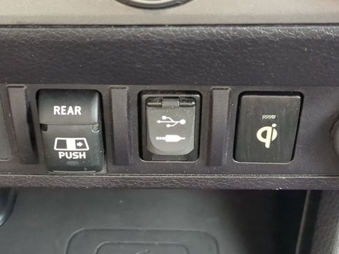 Used 2018 Toyota Tacoma TRD Off-Road image 21