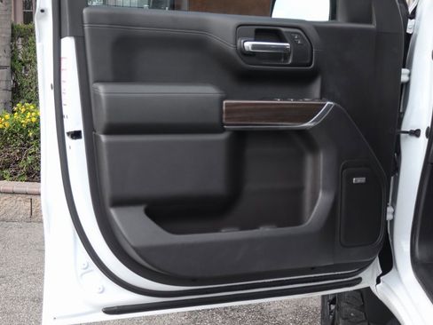 Used 2019 Chevrolet Silverado 1500 LT Trail Boss image 18