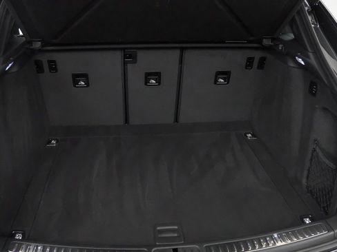 Used 2025 Porsche Macan image 13