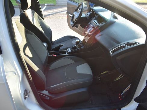 Used 2016 Ford Focus ST FWD image 19