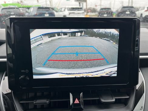 Used 2025 Toyota Corolla LE image 17