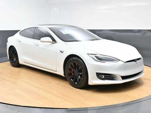 Used 2020 Tesla Model S Performance AWD/4WD image 2