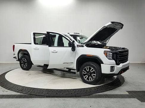 Used 2022 GMC Sierra 2500 AT4 w/ AT4 Premium Plus Package AWD/4WD image 10