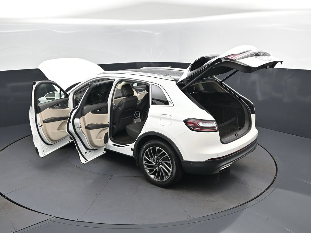 Used 2020 Lincoln Nautilus Reserve w/ Equipment Group 201A FWD image 2