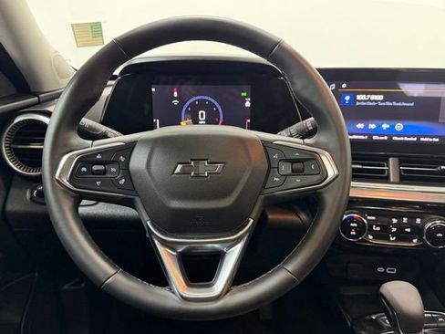 Used 2025 Chevrolet Trax ACTIV w/ Sunroof Package FWD image 16