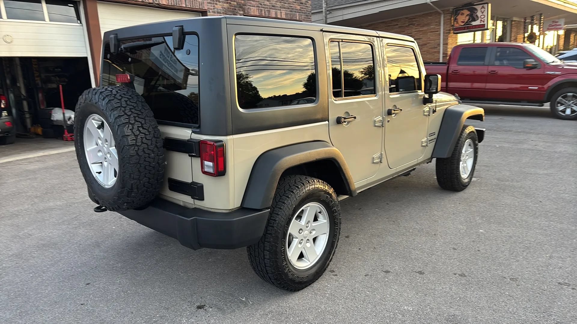 Used 2017 Jeep Wrangler Unlimited Sport w/ Quick Order Package 24S AWD/4WD image 16