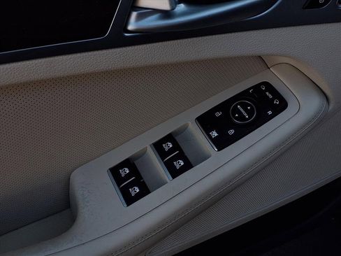 Used 2016 Hyundai Genesis 3.8 w/ Option Group 04 image 16