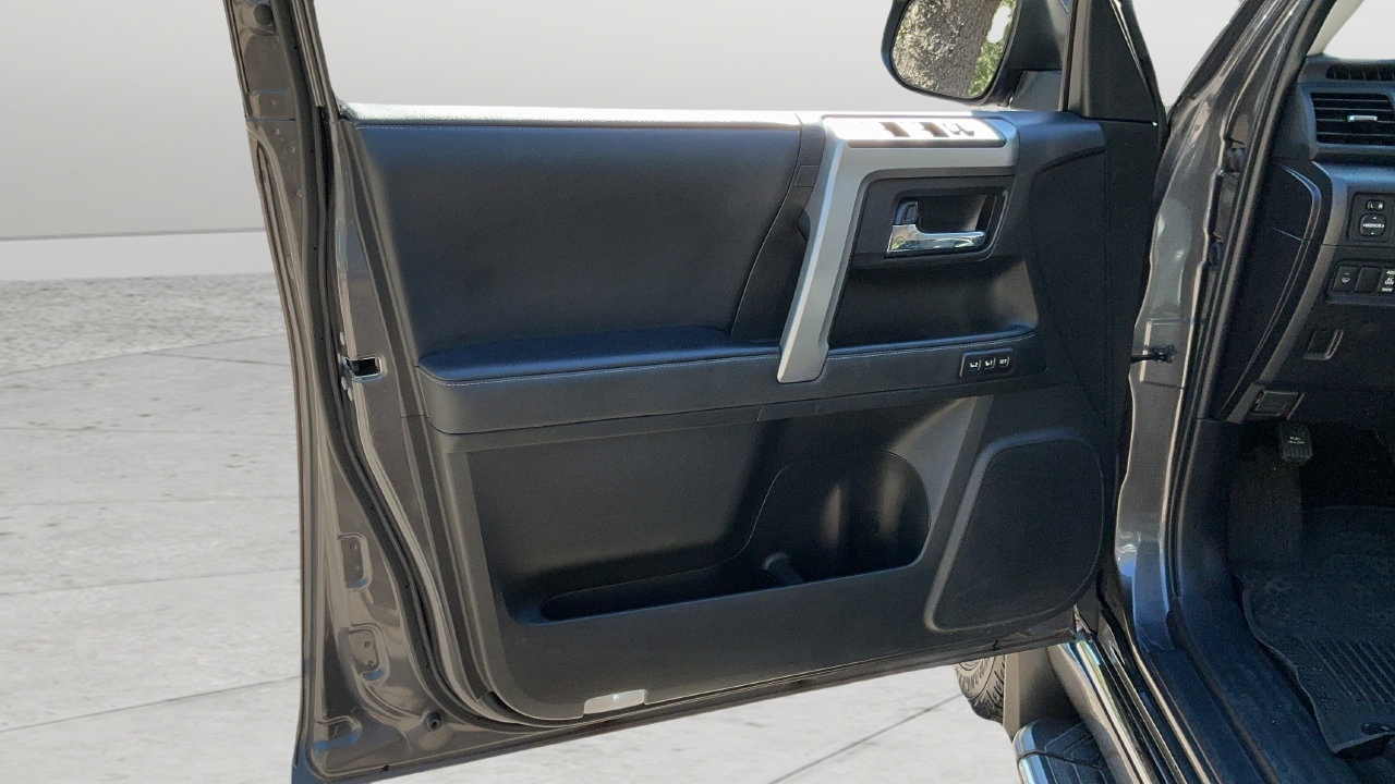 Used 2021 Toyota 4Runner Limited RWD image 21
