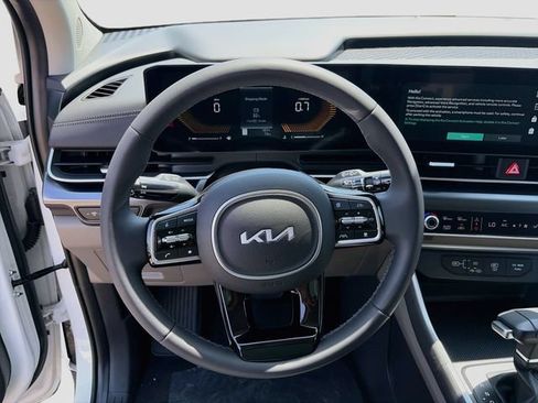 New 2026 Kia Carnival FWD image 11