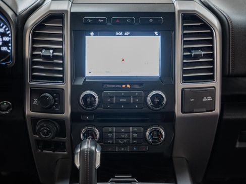 Used 2018 Ford F150 Platinum w/ Equipment Group 701A Luxury image 29