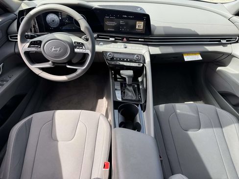 Certified 2024 Hyundai Elantra SEL w/ Convenience Package FWD image 14