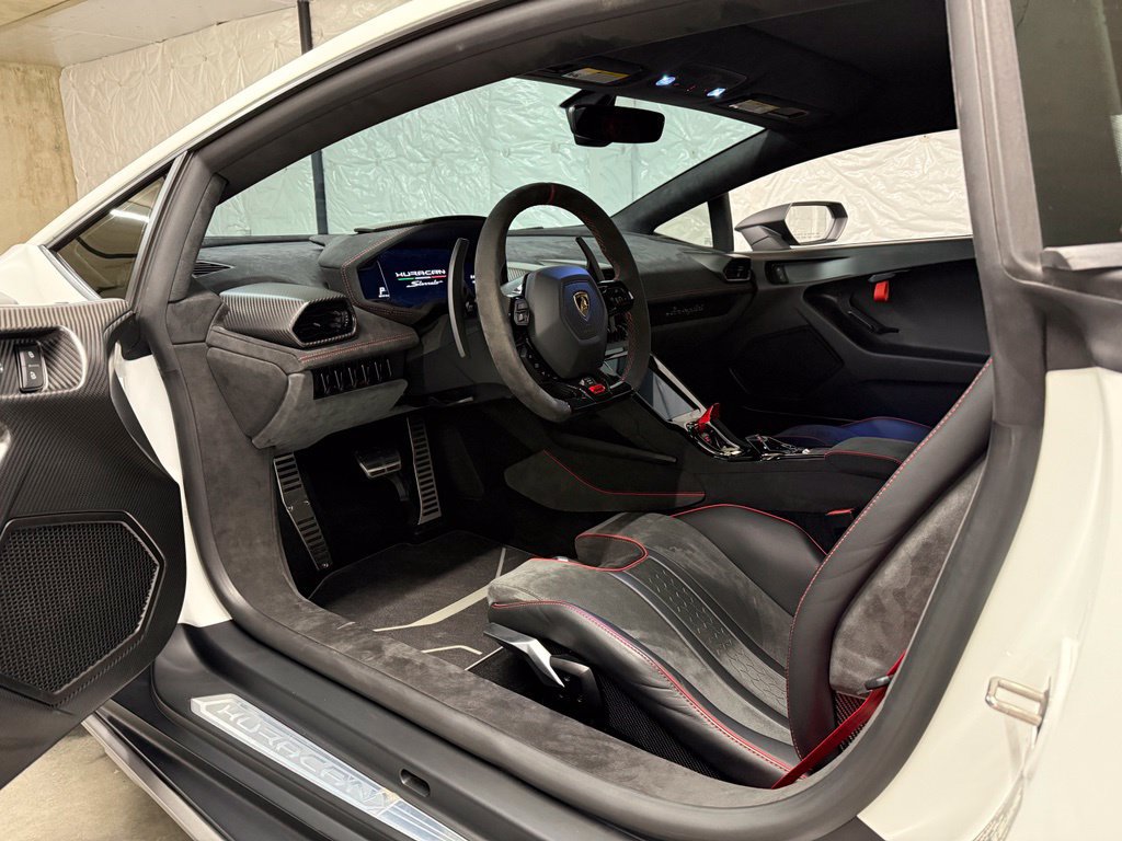 Used 2023 Lamborghini Huracan Sterrato AWD/4WD image 18