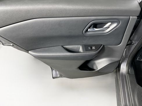 Used 2025 Nissan Rogue SV FWD image 24