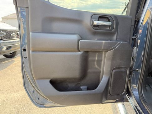 Used 2021 Chevrolet Silverado 1500 LT w/ Z71 Off-Road Package image 10