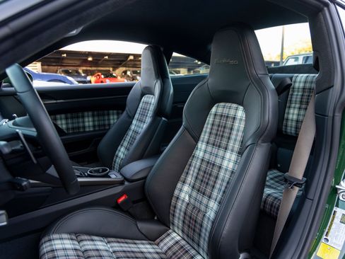 Certified 2025 Porsche 911 Turbo image 5