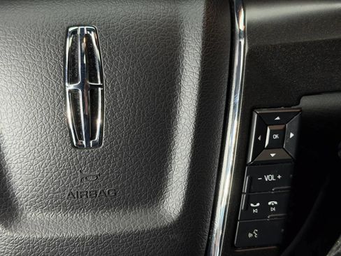 Used 2017 Lincoln Navigator Select AWD/4WD image 34