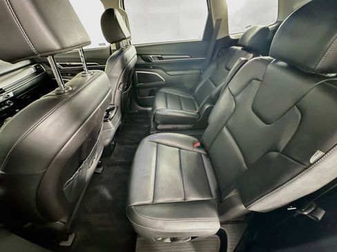 Used 2025 Kia Telluride S FWD image 29
