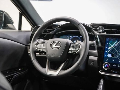 Used 2025 Lexus RZ 300e image 15