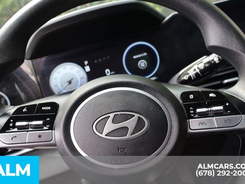 Used 2024 Hyundai Elantra SEL FWD image 26