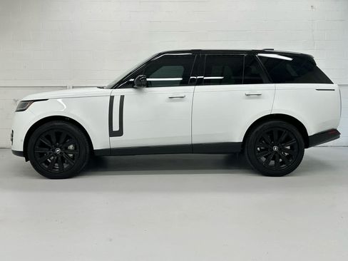 Used 2025 Land Rover Range Rover SE AWD/4WD image 3