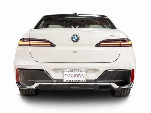 Used 2023 BMW 740i w/ Luxury Rear Seating Package image 20