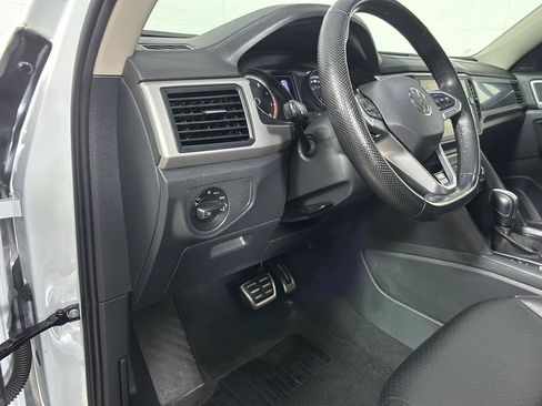 Used 2021 Volkswagen Atlas SE w/ Panoramic Sunroof Package AWD/4WD image 29