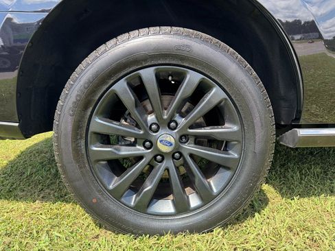 Used 2019 Ford Expedition Limited w/ Equipment Group 301A RWD image 11