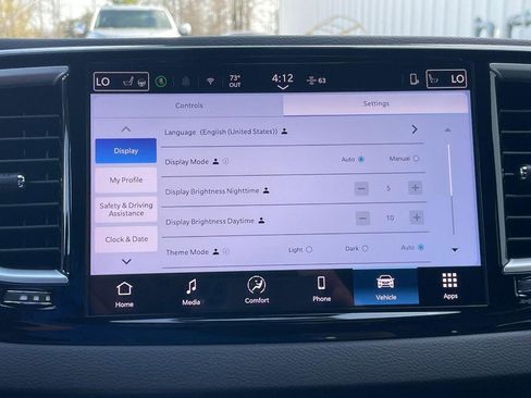 Used 2025 Chrysler Pacifica Select image 38