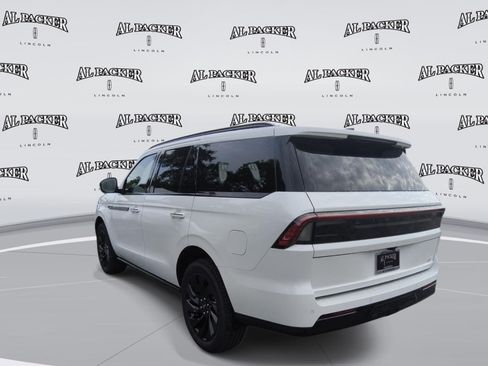 New 2026 Lincoln Navigator Reserve w/ Jet Appearance Package AWD/4WD image 3