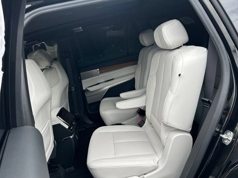 Used 2026 Cadillac Vistiq Sport w/ LPO, Floor Liner Package AWD/4WD image 40