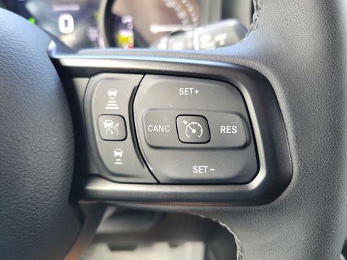 Used 2025 Jeep Wrangler Unlimited Rubicon 4xe w/ Safety Group AWD/4WD image 18