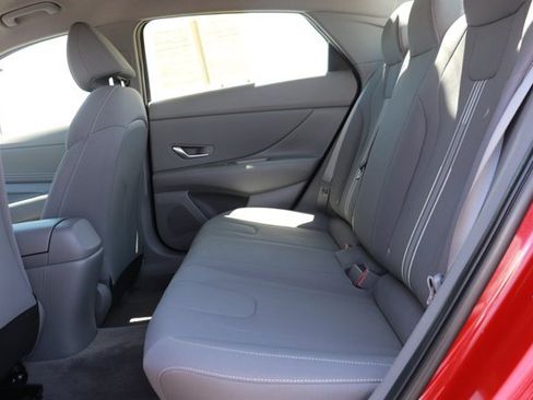 Used 2023 Hyundai Elantra SEL w/ Convenience Package FWD image 12