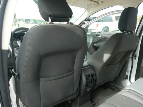 Used 2018 Ford Escape SE FWD image 35