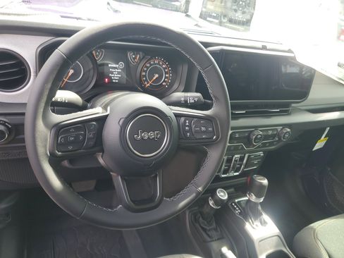New 2026 Jeep Gladiator Sport AWD/4WD image 11