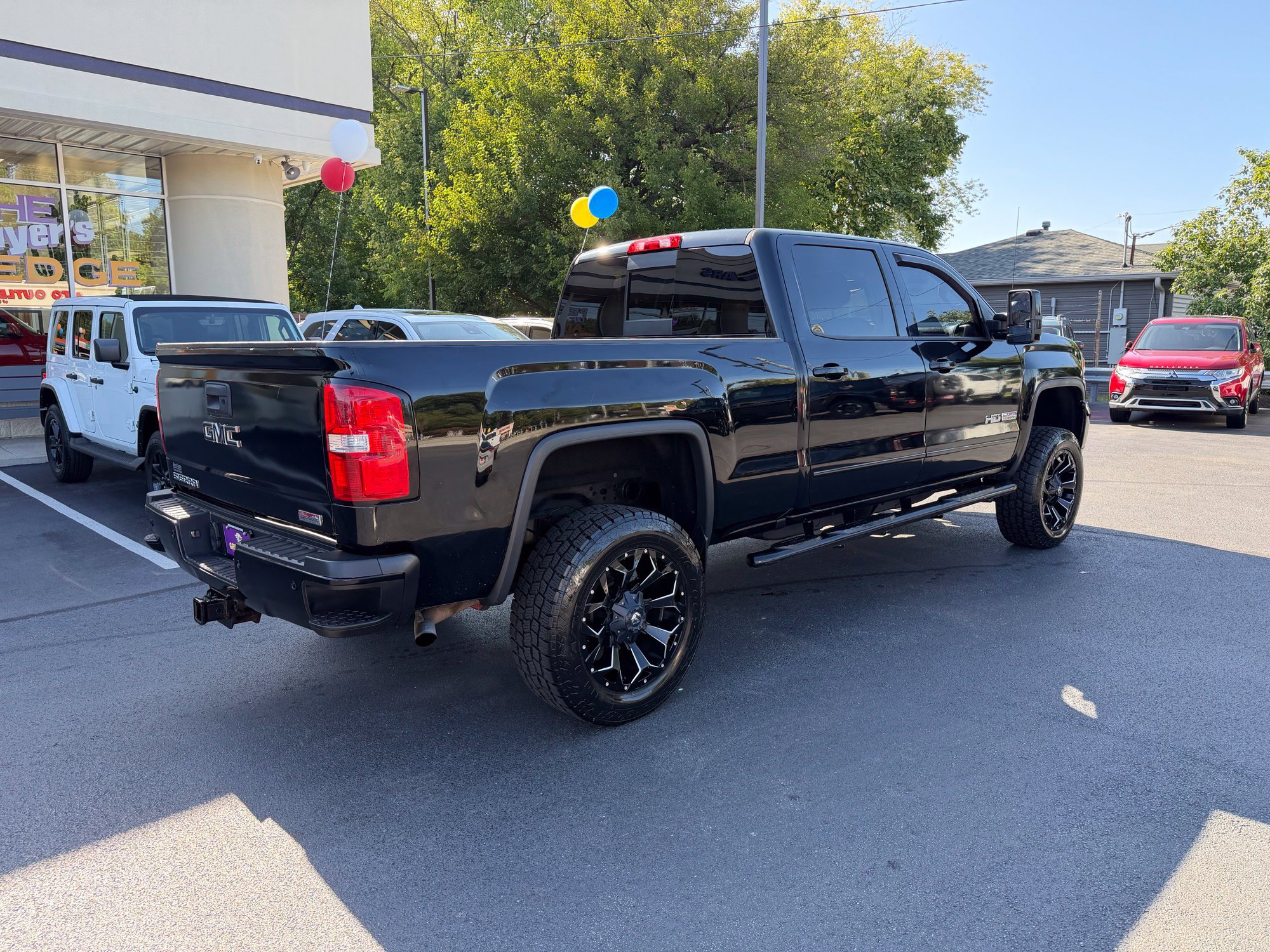 Used 2018 GMC Sierra 2500 SLT w/ All Terrain HD Package AWD/4WD image 5
