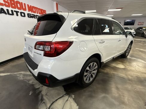 Used 2018 Subaru Outback 2.5i Touring AWD/4WD image 7