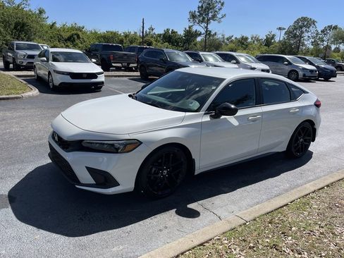 Used 2024 Honda Civic Sport image 4