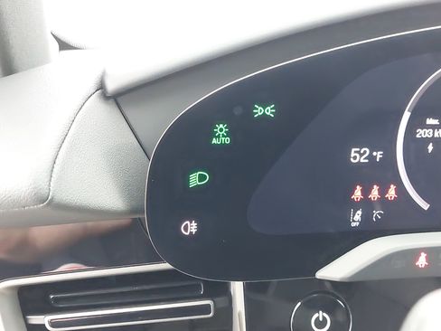 New 2025 Porsche Taycan image 28