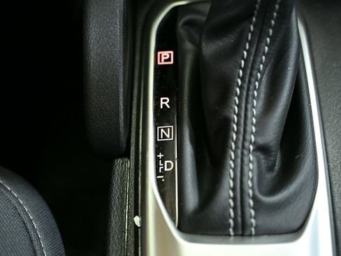 Used 2022 Nissan Frontier SV w/ Technology Package image 35