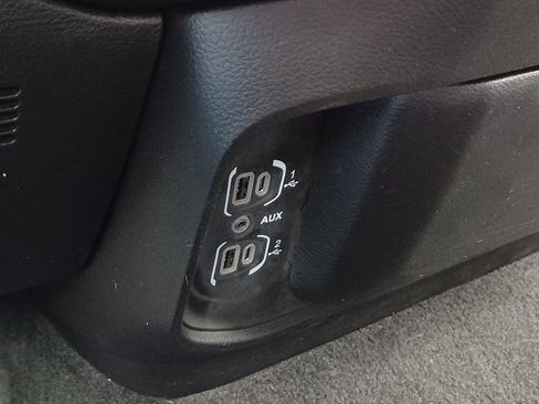 Used 2023 RAM 1500 Big Horn AWD/4WD image 25