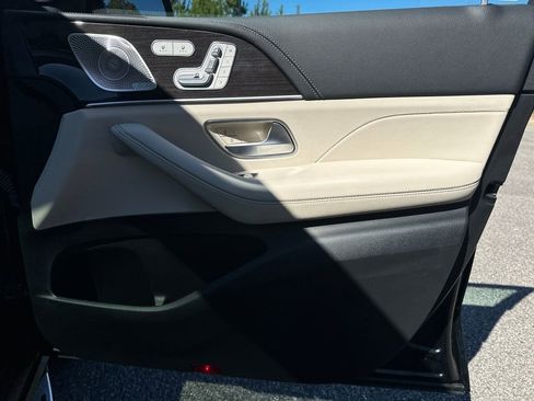 Used 2023 Mercedes-Benz GLS 450 4MATIC image 41