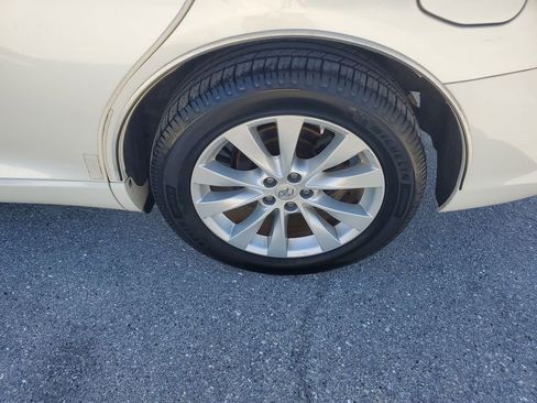 Used 2014 Toyota Venza XLE image 19