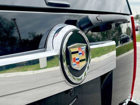 Used 2010 Cadillac Escalade ESV Luxury AWD/4WD image 26