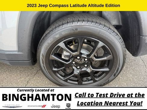 Used 2023 Jeep Compass Latitude w/ Convenience Group AWD/4WD image 24