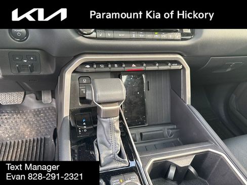 Used 2025 Toyota Tundra Limited AWD/4WD image 9